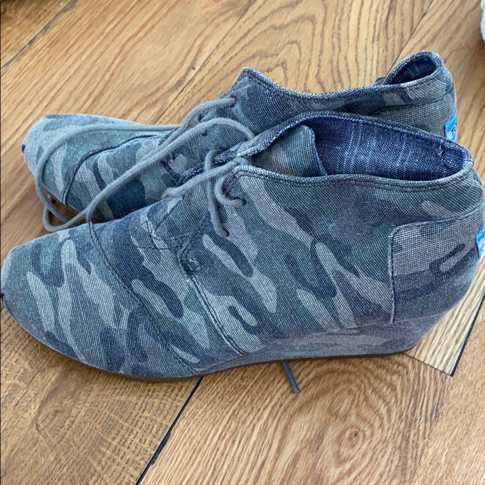 Toms wedge boots
